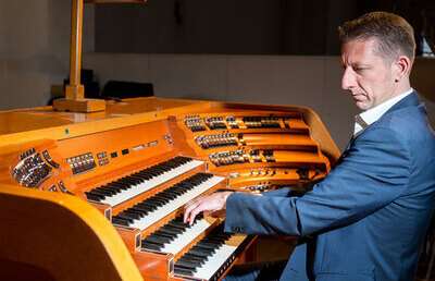 Ruben Sturm ist Domorganist an der Frauenkirche in München.